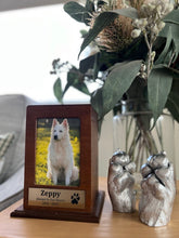 Load image into Gallery viewer, Oak Finish Portrait Photo Box (W5)